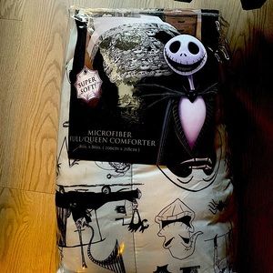 NWT, Disney The Nightmare Before Christmas Queen Comforter